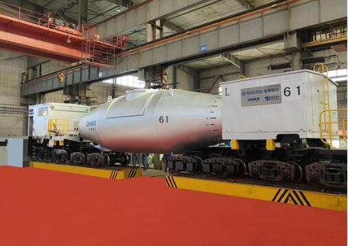 大连重工研制的智能环保鱼雷车下线