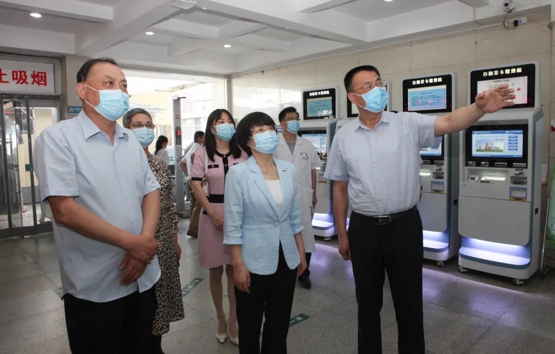 高规格！市人大常委会副主任钟玲带队来德州市立医院进行专题调研