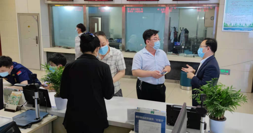 德州市住房公积金党组书记、主任李如民到一线窗口调研指导工作