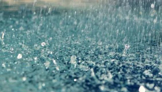 德州今天下午强对流来袭，雷雨伴有8~10级阵风，局部有冰雹