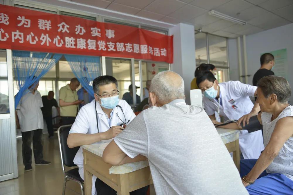 “情系孤寡老人，关爱群众健康” —德州市人民医院心内心外心康党支部开展敬老院义诊活动