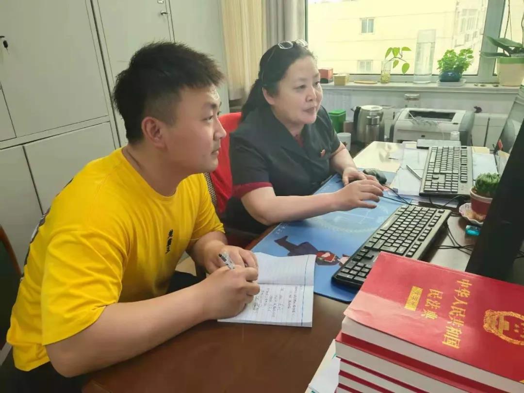 致敬时代楷模，礼赞百年华诞！德城区法院青年干警的跟班学习心得