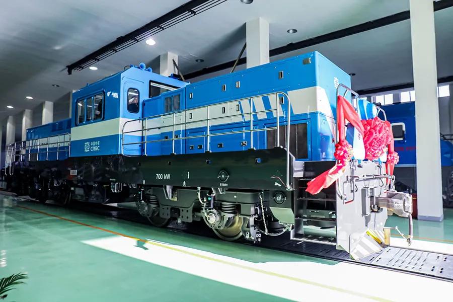 国内功率最大的氢燃料混合动力机车在中车戚墅堰公司下线