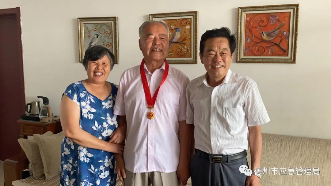 德州市应急管理局 “七一”前夕走访慰问退休老党员