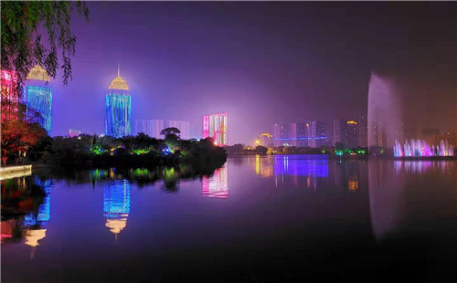 薛城区新城市政园林中心：增光添彩  扮靓市容  庆祝建党100周年