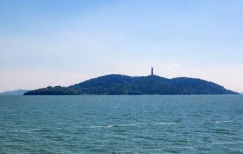 巢湖边24小时值守防汛 加强对巢湖堤坝和水位的监测