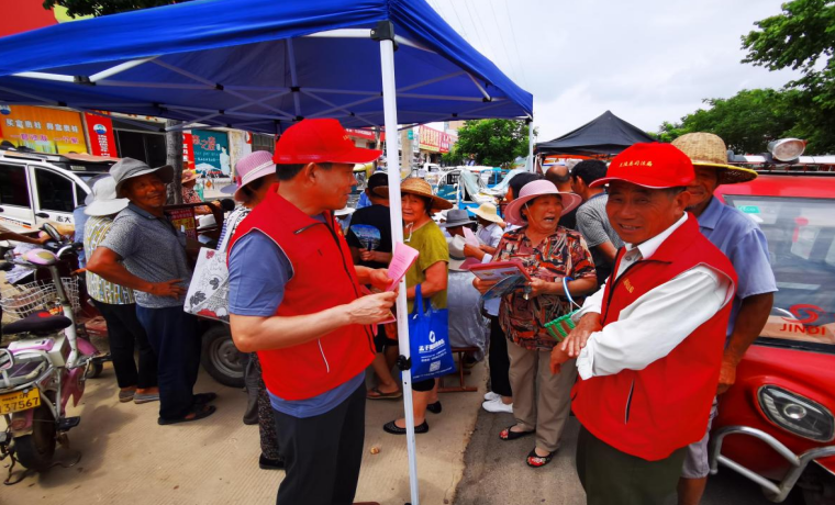 兰陵县车辋司法所开展“逢集见法”活动