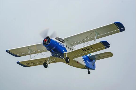 我国最大通用无人机成功实现首飞