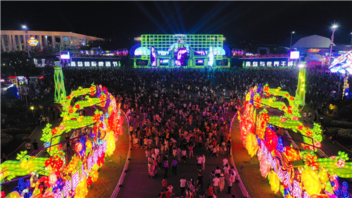 青岛西海岸新区：国际啤酒节彰显城市文明风采