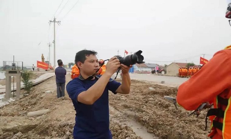 泥色战场的光影“记录者”——杜波涛