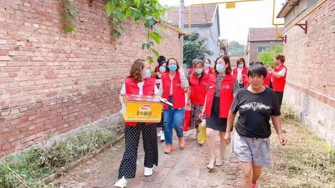 德州市义工志愿者联合会禹城向日葵义工团开展关心慰问困难家庭活动