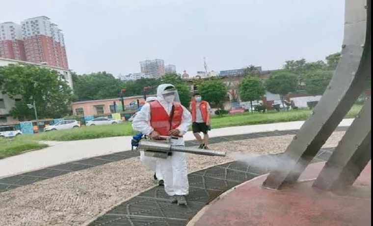 济宁解放路社区党委开展疫情防控全面消杀工作