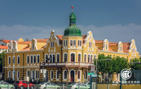 金色头顶换了！老车站饭店 重新戴上绿色“八角帽”