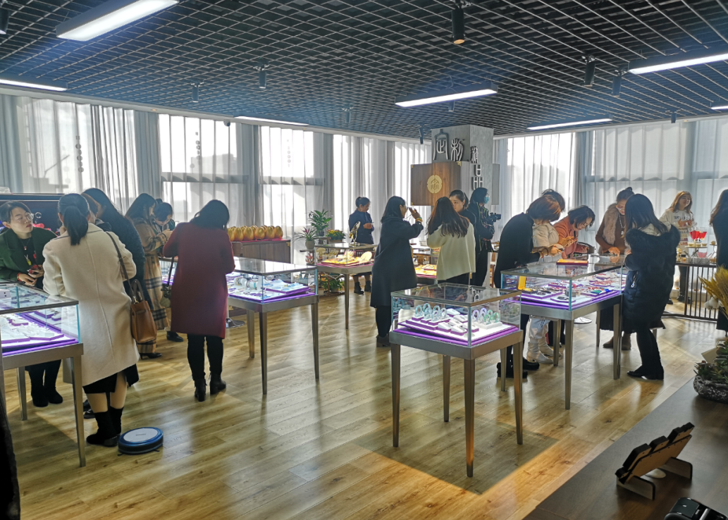 珠宝也有4s店？：禧念礼记体验店有哪些不同？