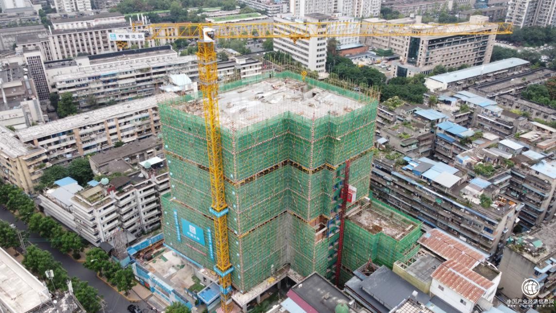 中建一局三公司承建的成都骨科医院改扩建工程项目主体结构全面封顶