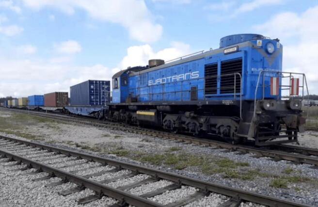 中欧班列(武汉)沃尔沃整车进口专列顺利发车