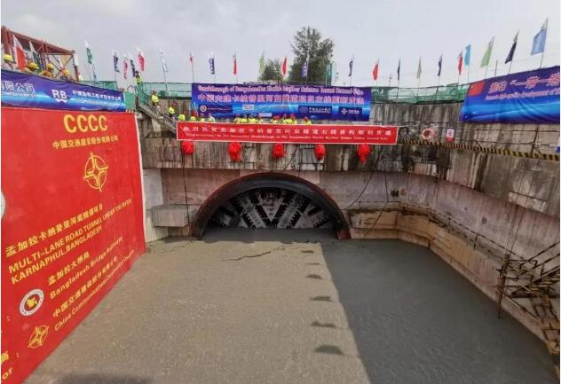 中国在海外建设的首条大直径水下盾构隧道顺利贯通