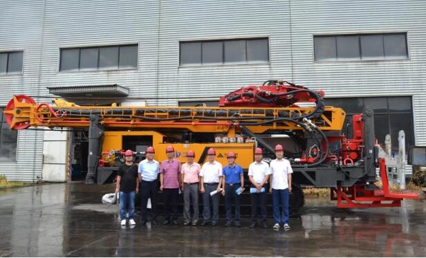 中煤地质总局自主参与研发的国内首台救援模块式钻机问世