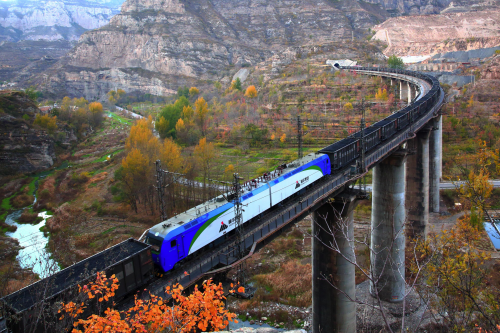 开行5000列！中铁一局新运公司两万吨重载列车开行迈入新里程