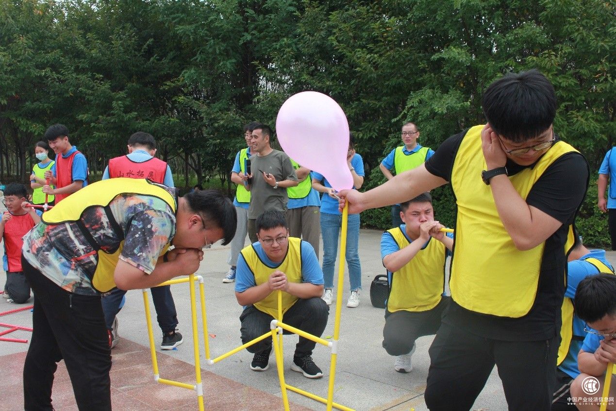 孚日股份组织新入职大学生展开团建活动