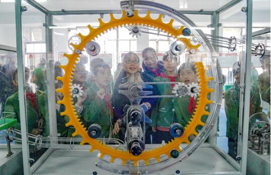 推动科普公共服务均等化 中国流动科技馆10年走遍千余县