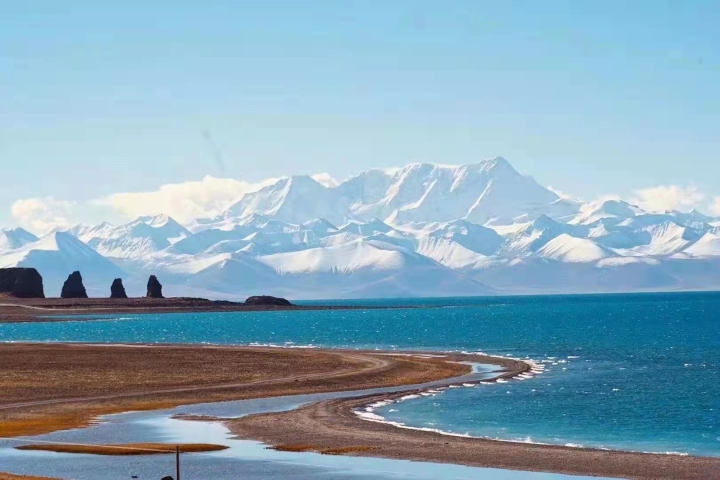 千山磨砺心铸剑 雪域燃情税月红