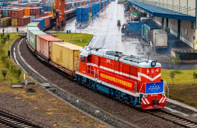 “杭叉号”中欧班列首发