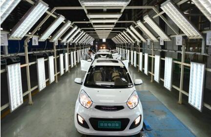 今年前11个月中国新能源汽车企业注册量同比上涨120.7%