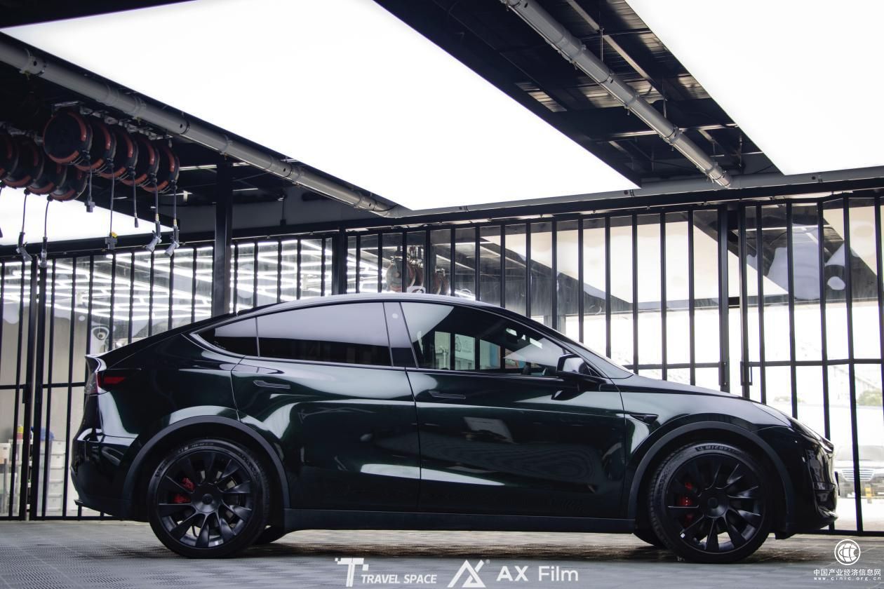  特斯拉ModelY装贴AX祖母石绿改色膜，奥迪S级高配颜色