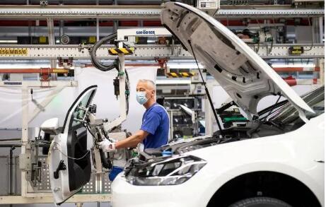 2021年11月全球轻型车销量同比下降11.2%至677万辆