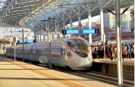 交通运输部有关负责人回应交通运输领域热点问题