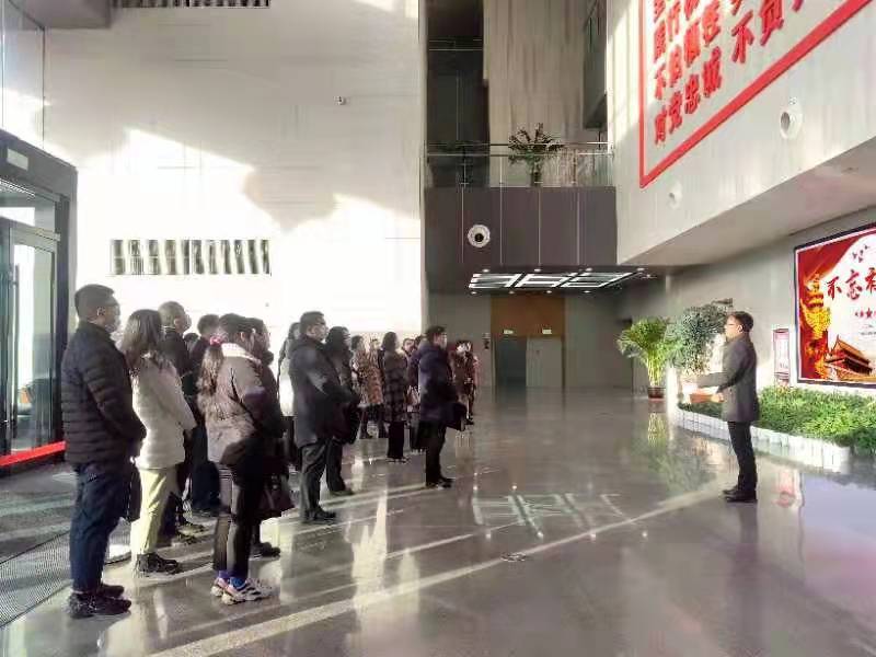 以史为鉴笃行不怠　踔厉奋发谱写新篇