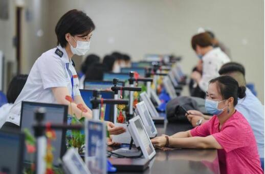 全国市场主体突破1.5亿户 个体工商户突破1亿户