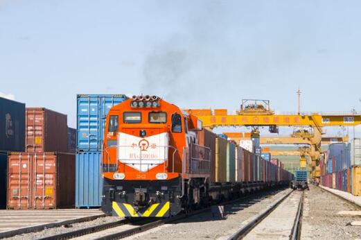 中欧班列“东通道”助力春耕物资运输“加速度”