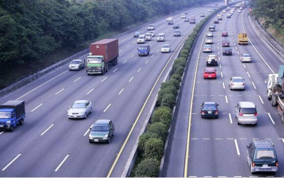 交通运输部今年将扩大交通运输有效投资 重点实施12件民生实事