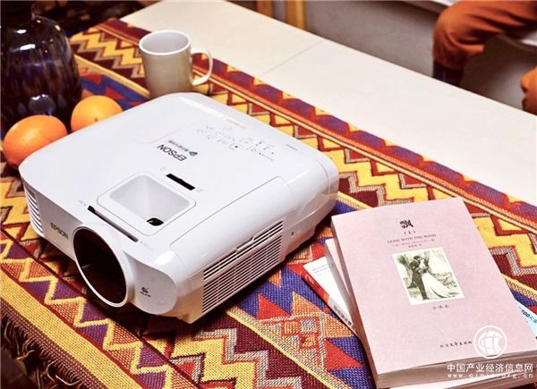  满足全家人使用需求，这款爱普生投影仪能带来更多欢声笑语 