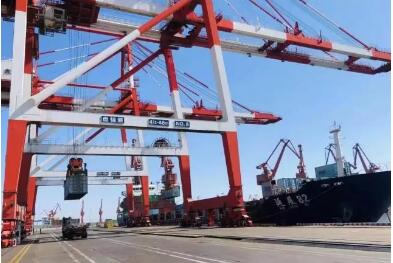 辽港集团开通“大连-盘锦”集装箱精品航线