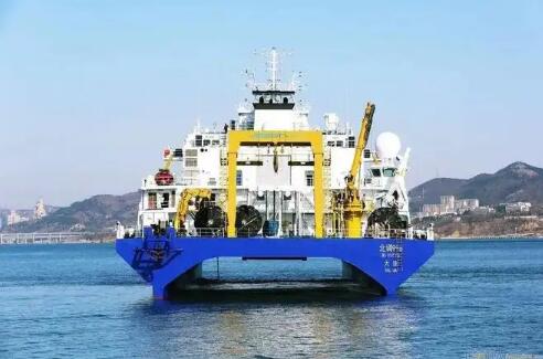 我国最大深海装备综合试验船“北调996”首航
