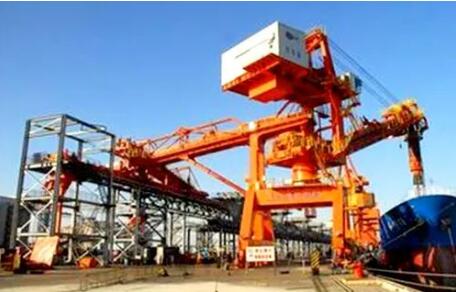大连华锐重工卸船机出口印尼