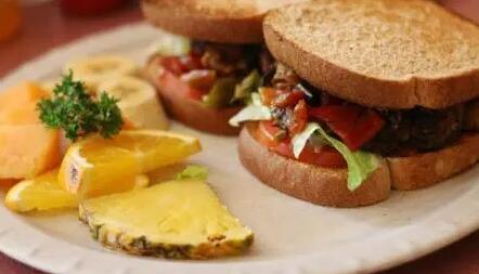 西式快餐本土化：创新“中国味” 满足“中国胃”