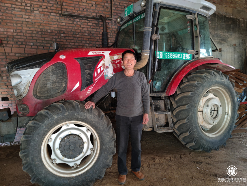  “农机达人”的金叶情