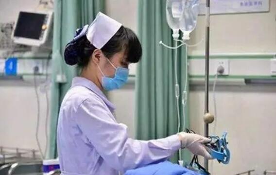 国家卫健委：到2025年全国护士总数预期达到550万人