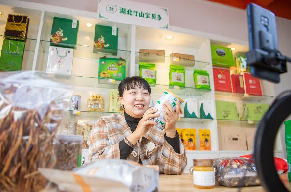 规范健康发展 平台经济迎新机