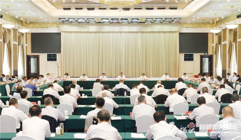  数智世界工业科技参加新疆自治区民营企业座谈会及投资项目签约仪式 