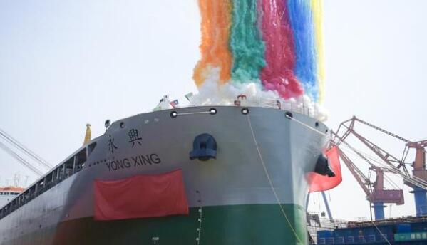 世界最大载重吨多用途重吊船