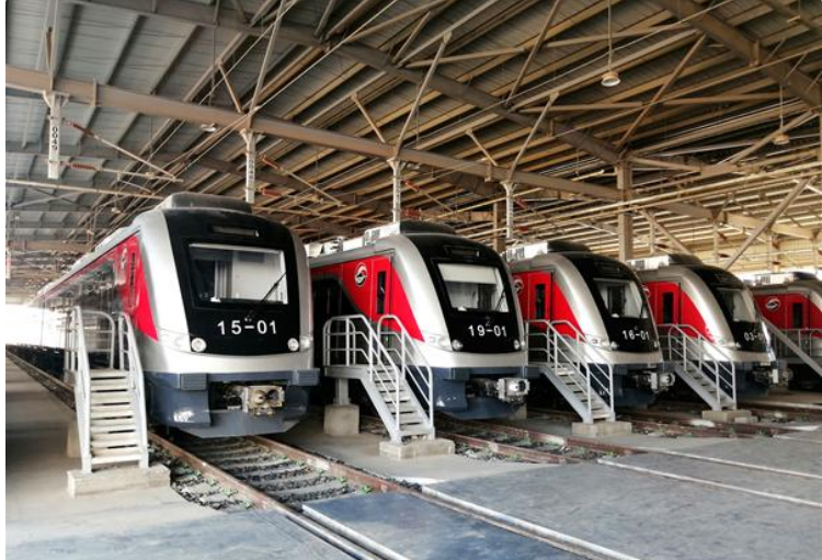 “中国造”电动车组首次“开进”埃及