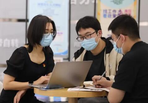 我国部署多方面举措加力稳岗拓岗