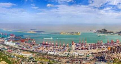 江苏连云港港30万吨级航道全面建成