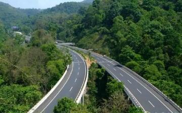 《云南省绿美交通三年行动》发布 3年将建5万公里绿美公路