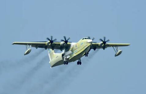 第二架AG600M“鲲龙”完成首次飞行试验